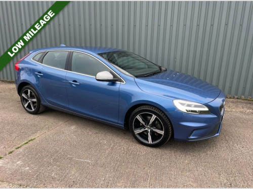 Volvo V40  2.0 T2 R-Design Hatchback 5dr Petrol Manual Euro 6