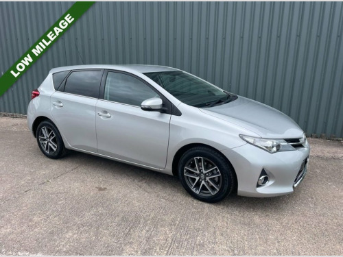 Toyota Auris  1.6 V-Matic Icon Plus Hatchback 5dr Petrol Multidr