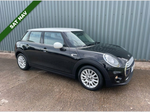 MINI Hatch  1.5 Cooper D Hatchback 5dr Diesel Auto Euro 6 (s/s