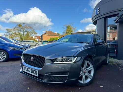 Jaguar XE  2.0d Portfolio Auto Euro 6 (s/s) 4dr