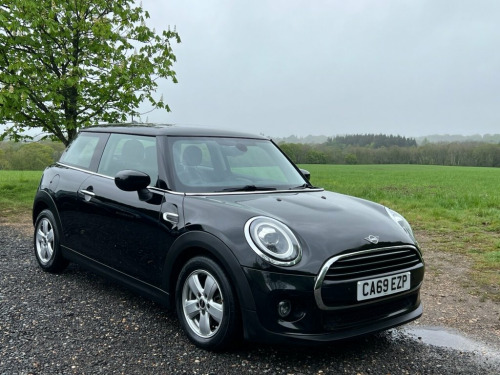 MINI Hatch  1.5 Cooper Classic Hatchback 3dr Petrol Steptronic
