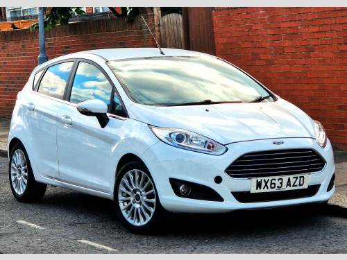 Ford Fiesta  TITANIUM 5-Door