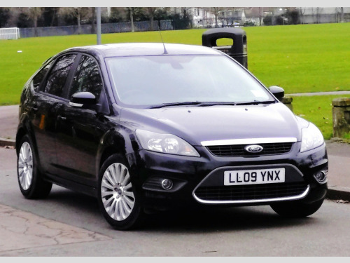 Ford Focus  TITANIUM 5-Door