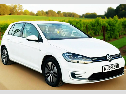 Volkswagen Golf  35.8kWh e-Golf Hatchback 5dr Electric Auto (136 ps)