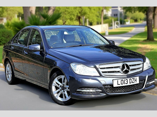 Mercedes-Benz C-Class C180 1.6 C180 BlueEfficiency Executive SE Saloon 4dr Petrol G-Tronic+ Euro 5 (s/
