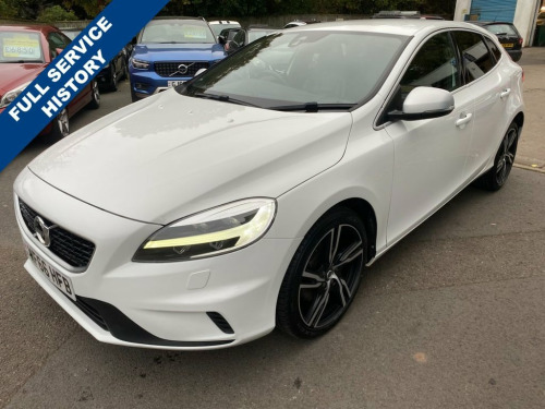 Volvo V40  2.0 D2 R-Design Pro Hatchback 5dr Diesel Manual Eu