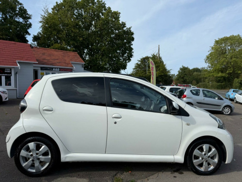 Toyota AYGO  1.0 VVT-i Euro 5 5dr