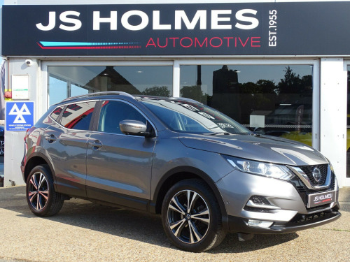 Nissan Qashqai  1.3 DiG-T N-Connecta 5dr
