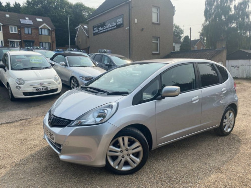 Honda Jazz  1.3 I-VTEC ES PLUS 5d 99 BHP Excellent condition