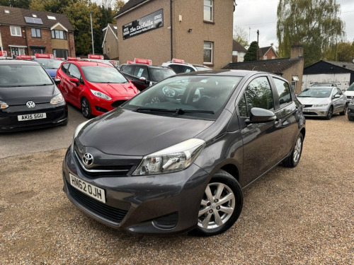 Toyota Yaris  1.33 Dual VVT-i TR Hatchback 5dr Petrol Manual Eur