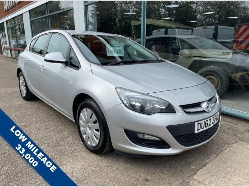Vauxhall Astra  1.6 16v Exclusiv Hatchback 5dr Petrol Manual Euro 