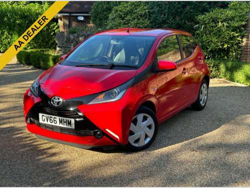 Toyota AYGO  1.0 VVT-i x-play Hatchback 5dr Petrol x-shift Euro