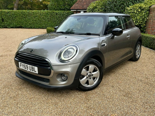 MINI Hatch  1.5 Cooper Classic Hatchback 3dr Petrol Manual Eur
