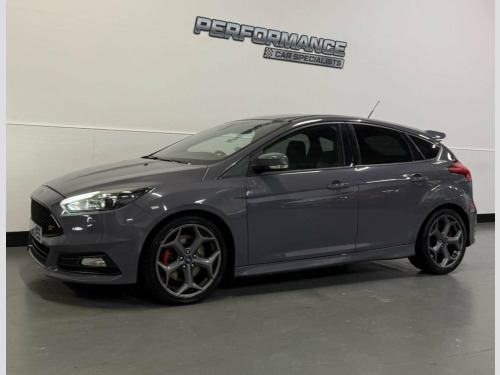 Ford Focus  2.0T EcoBoost ST-3 Hatchback 5dr Petrol Manual Eur