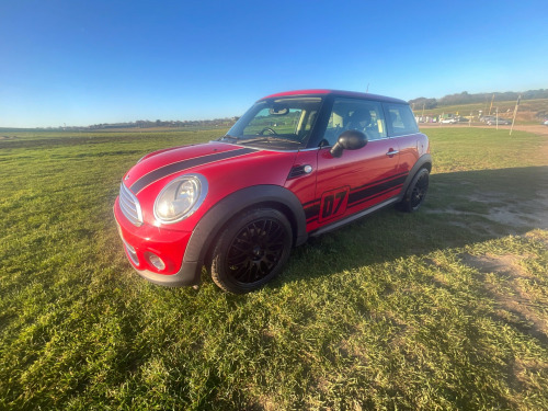 MINI Hatch  1.6 Cooper D Hatchback 3dr Diesel Manual Euro 5 (s/s) (112 ps)