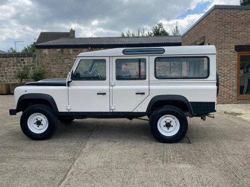 Land Rover 110  county station wagon