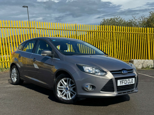 Ford Focus  1.0T EcoBoost Titanium Euro 5 (s/s) 5dr