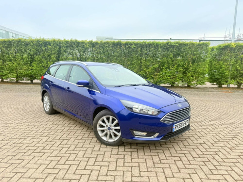Ford Focus  TITANIUM 5-Door