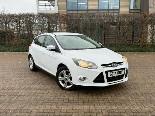 Ford Focus  1.6 Zetec Hatchback 5dr Petrol Powershift Euro 5 (125 ps) 