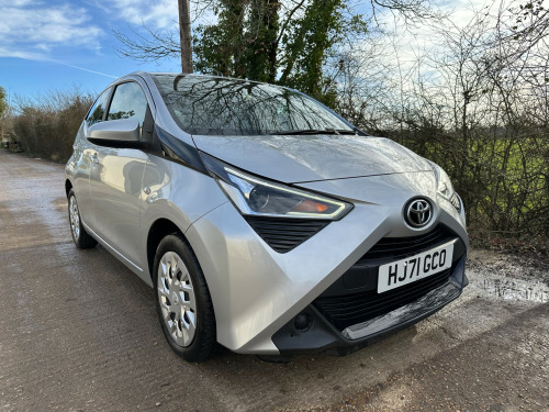 Toyota AYGO  1.0 VVT-i x-play Hatchback 5dr Petrol Manual Euro 6 (s/s) (71 ps) 