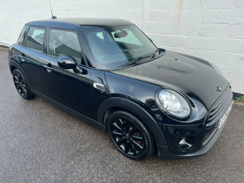 MINI Hatch  1.5 Cooper Auto Euro 6 (s/s) 5dr