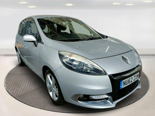 Renault Scenic  1.6 DYNAMIQUE TOMTOM VVT 5d 110 BHP