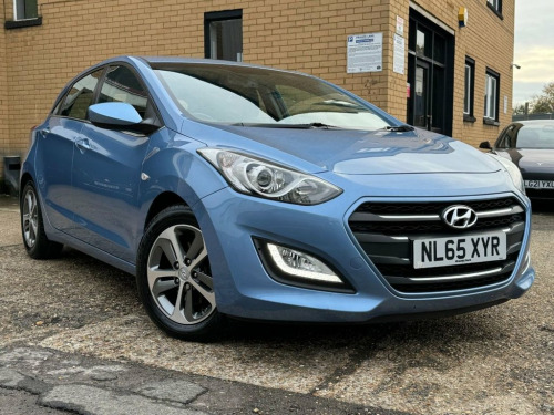 Hyundai i30  1.6 CRDi Blue Drive SE Hatchback 5dr Diesel DCT Eu