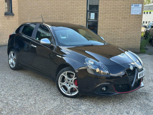 Alfa Romeo Giulietta  2.0 JTDM-2 Speciale Hatchback 5dr Diesel TCT Euro 