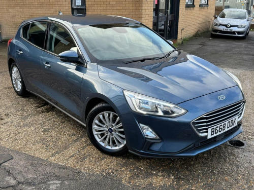 Ford Focus  1.0T EcoBoost Titanium Hatchback 5dr Petrol Manual 