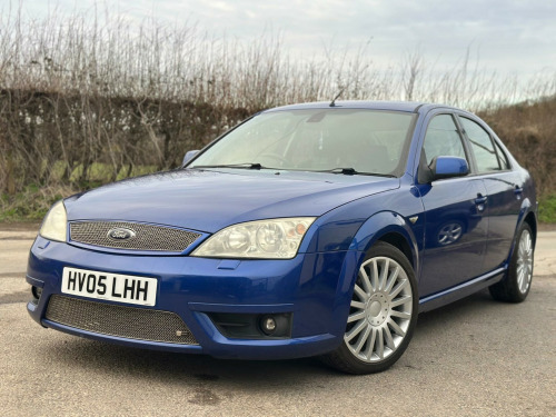 Ford Mondeo  3.0 ST-220 5dr