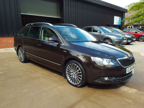 Skoda Superb  2.0 TDI Laurin & Klement DSG 4WD Euro 5 (s/s) 5dr
