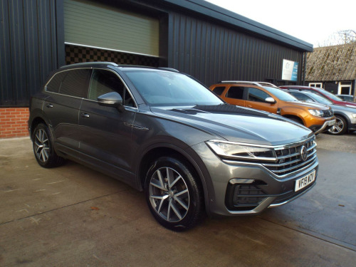 Volkswagen Touareg  3.0 TDI V6 R-Line Tiptronic 4Motion Euro 6 (s/s) 5dr 
