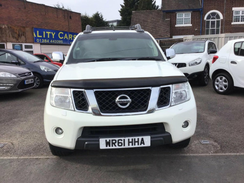 Nissan Navara  2.5 dCi Tekna 4WD Euro 4 4dr
