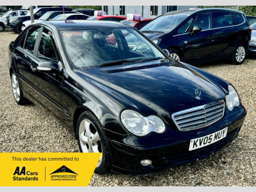 Mercedes-Benz C-Class C180 Kompressor 1.8 C180 KOMPRESSOR CLASSIC SE 4d 141 BHP