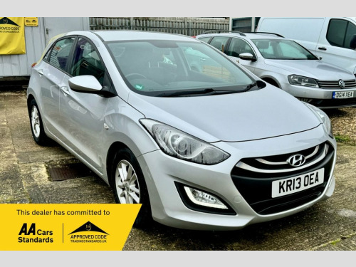 Hyundai i30  1.6 CRDi Blue Drive Active Hatchback 5dr Diesel Ma