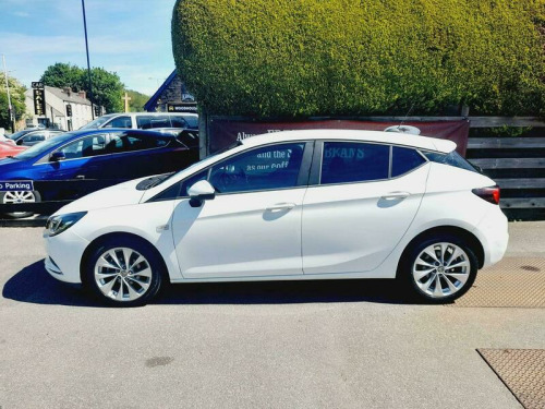 Vauxhall Astra  1.0i Turbo ecoTEC Tech Line Nav Euro 6 (s/s) 5dr