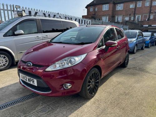 Ford Fiesta  TITANIUM 5-Door