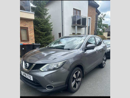 Nissan Qashqai  N-CONNECTA DIG-T XTRONIC 5-Door
