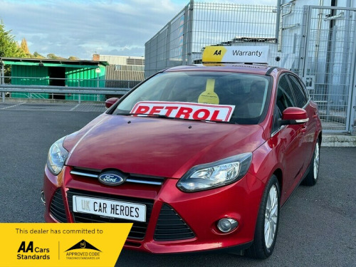 Ford Focus  ZETEC 1.0T ECOBOOST 5-DR 123 BHP