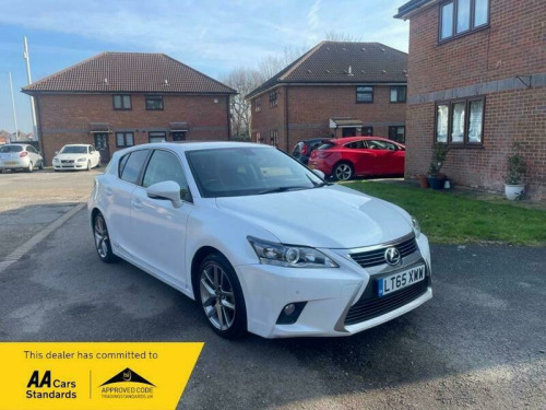 Lexus CT 200h  1.8 200h Advance Plus Hatchback 5dr Petrol Hybrid CVT Euro 6 (s/s) (136 ps)