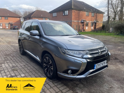 Mitsubishi Outlander  2.0h 12kWh GX4h SUV 5dr Petrol Plug-in Hybrid CVT 4WD Euro 6 (s/s) (200 ps)