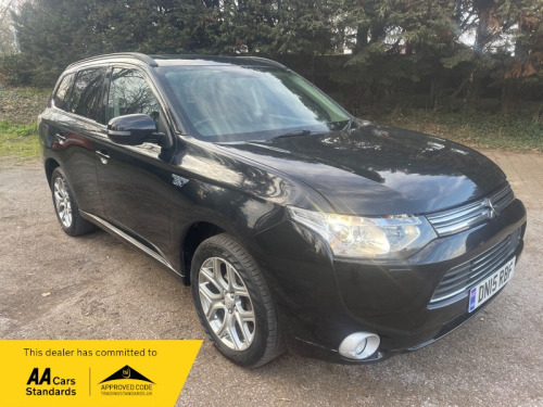 Mitsubishi Outlander  2.0h 12kWh GX4h SUV 5dr Petrol Plug-in Hybrid CVT 4WD Euro 5 (s/s) (200 ps)