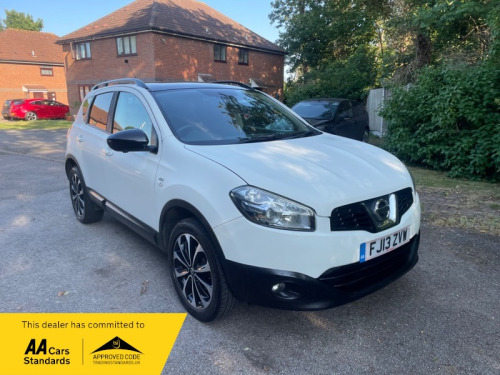 Nissan Qashqai  1.6 360 SUV 5dr Petrol CVT 2WD Euro 5 (117 ps)
