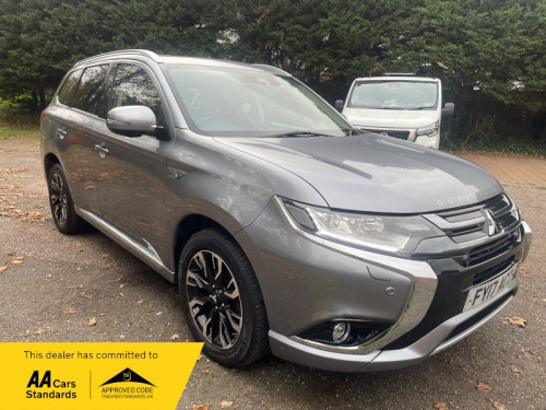 Mitsubishi Outlander  2.0h 12kWh 5hs SUV 5dr Petrol Plug-in Hybrid CVT 4WD Euro 6 (s/s) (200 ps)