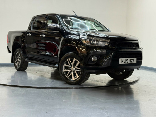 Toyota Hi-Lux  2.4 D-4D Invincible 4WD Euro 6 (s/s) 4dr (TSS)
