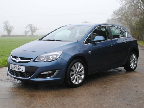 Vauxhall Astra  1.6 16v Elite Hatchback 5dr Petrol Auto Euro 5 (11