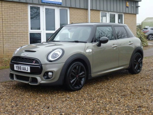 MINI Hatch  2.0 Cooper S Hatchback 5dr Petrol Manual Euro 6 (s