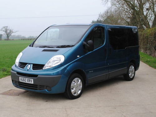 Renault Trafic  2.0 TD dCi SL27 Navigation Minibus 4dr Diesel Manu