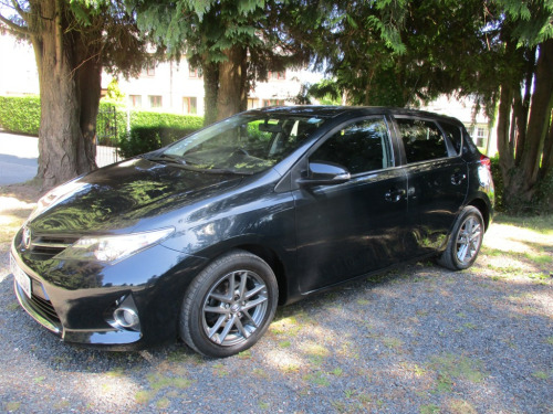 Toyota Auris  1.6 V-Matic Icon Plus Hatchback 5dr Petrol Manual Euro 5 (132 ps)