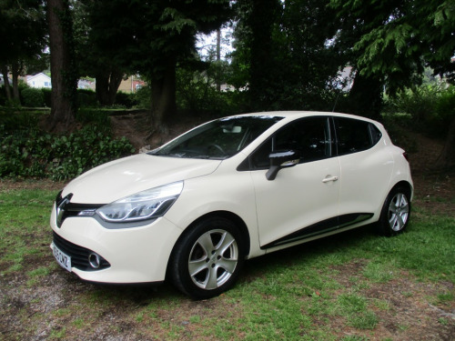 Renault Clio  0.9 TCe Dynamique MediaNav Hatchback 5dr Petrol Manual Euro 5 (s/s) (90 ps)